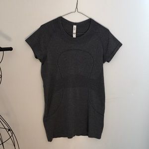 Lululemon T Shirt Sz 8 Grey